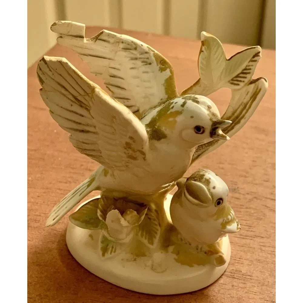 Vintage Blue Bird Bird Figurine #1937‎
